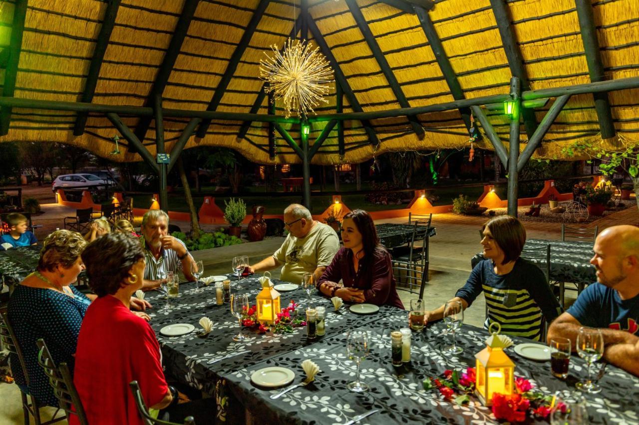 Lion'S Den Guesthouse Очиваронго Экстерьер фото