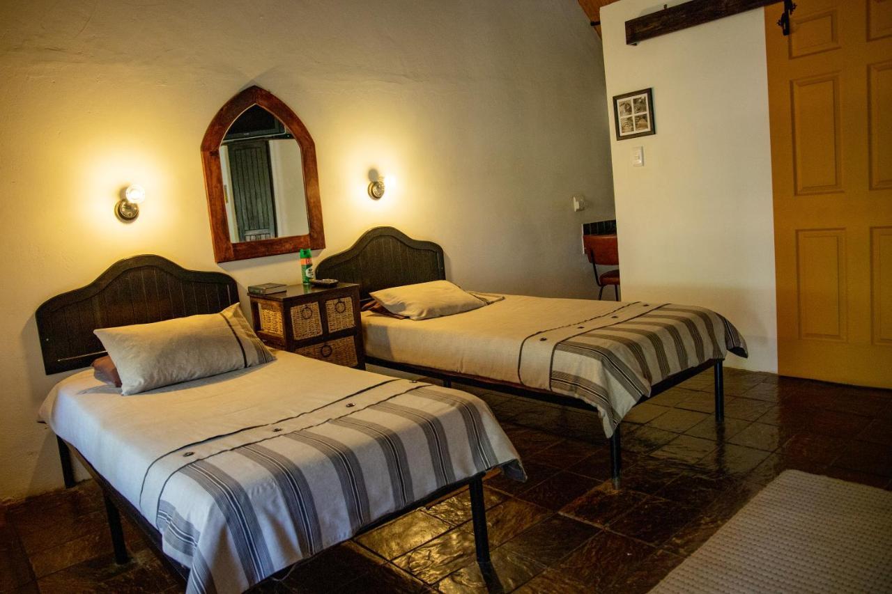 Lion'S Den Guesthouse Очиваронго Экстерьер фото