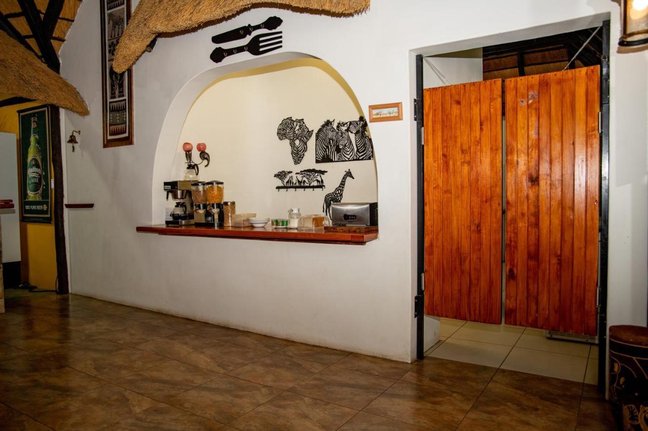 Lion'S Den Guesthouse Очиваронго Экстерьер фото