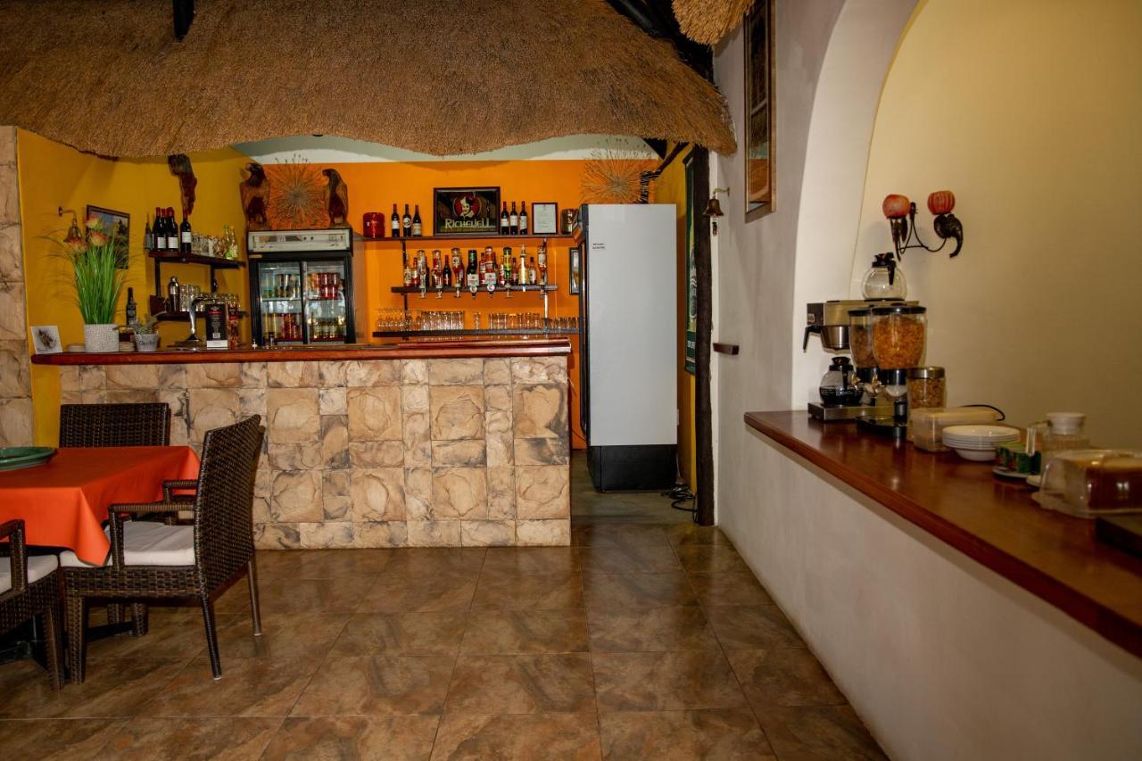 Lion'S Den Guesthouse Очиваронго Экстерьер фото